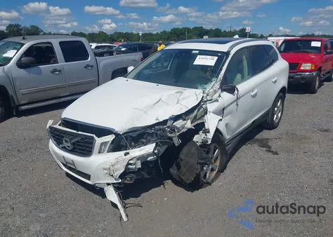 2011 Volvo Xc60 3.2/3.2 R-Design z USA, uszkodzony, nr VIN YV4952DZ4B2150193